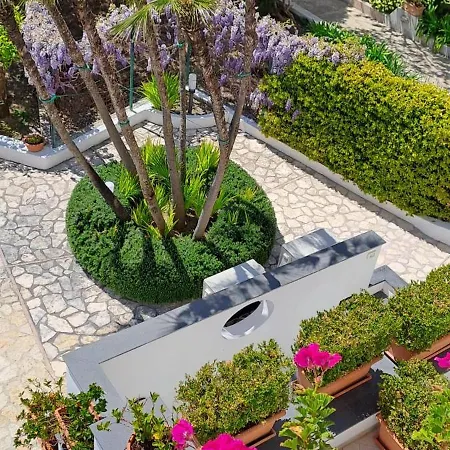 Giardini Luxury בית הארחה